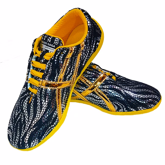 VO1 Yun Shoes Black w/ Gold Stripe （VO1云鞋 黑色配金色线条）