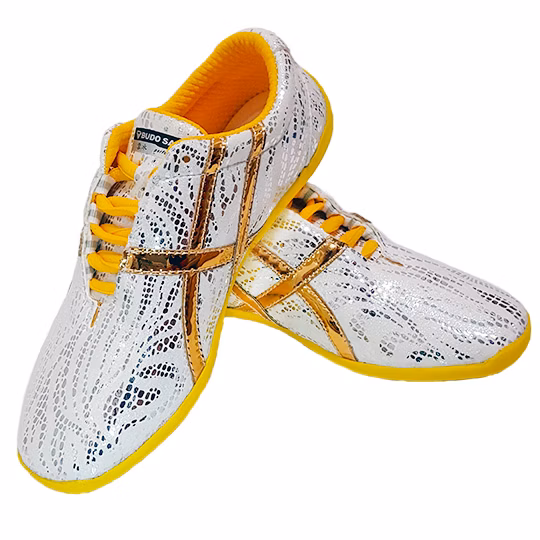 VO1 Yun Shoes White w/ Gold Stripe （VO1云鞋 白色配金色线条）