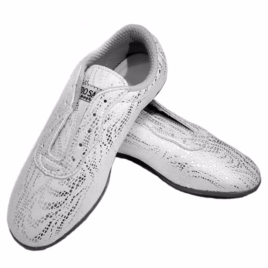 New Yun Shoes White w/ Silver (新云鞋 白色配银色花纹)